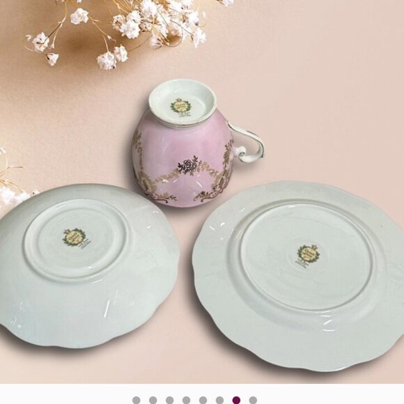 Vintage Queen Anne Pink Golden Scrolling 3pc Tea Cup and Saucer with Small Plate - Picture 7 of 8